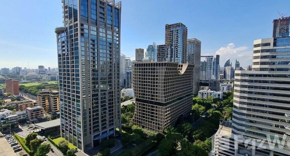 For rent 3 bedrooms condo in Pathum Wan, Bangkok