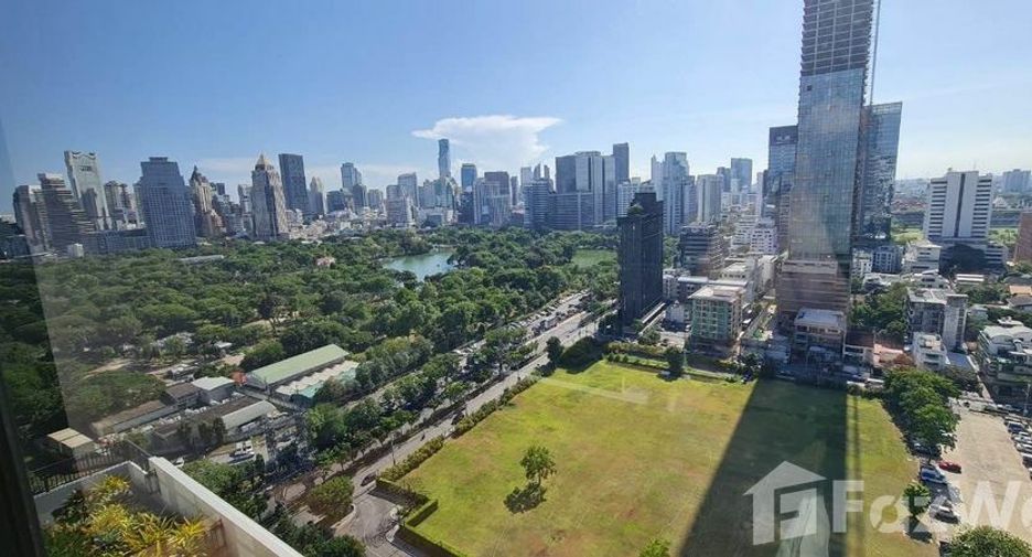 For rent 3 bedrooms condo in Pathum Wan, Bangkok
