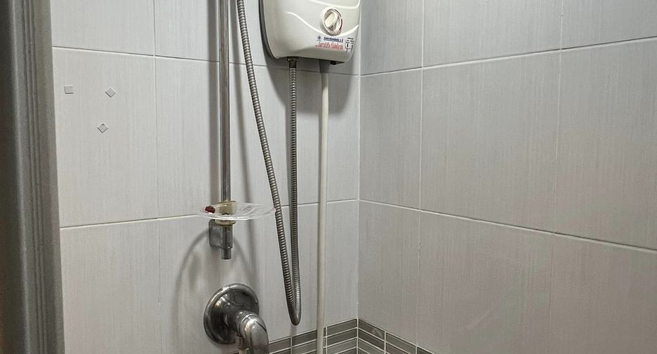 For rent 1 bed condo in Huai Khwang, Bangkok