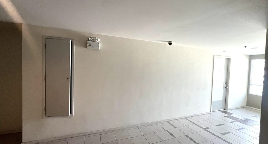 For rent 1 bed condo in Huai Khwang, Bangkok