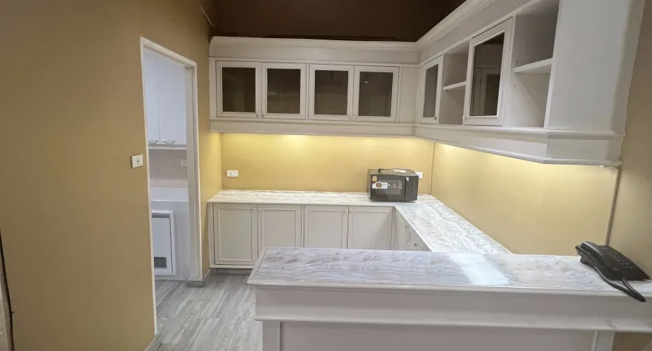 For rent 3 bedrooms apartment in Watthana, Bangkok