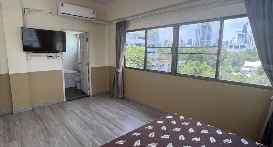 For rent 3 bedrooms apartment in Watthana, Bangkok