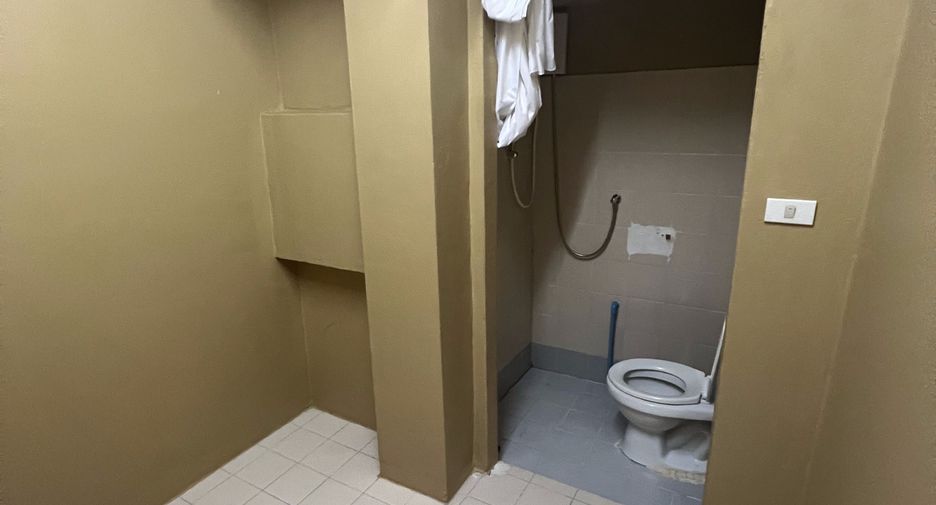 For rent 3 bedrooms apartment in Watthana, Bangkok