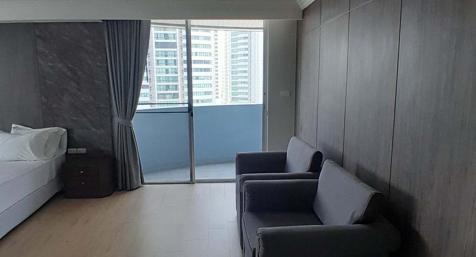For rent 4 bedrooms condo in Khlong Toei, Bangkok