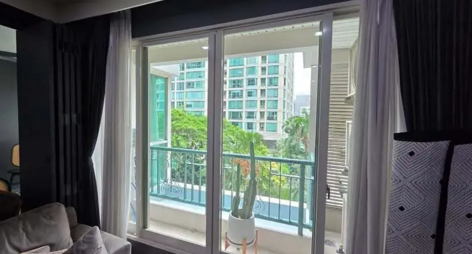 For rent 2 bedrooms condo in Pathum Wan, Bangkok