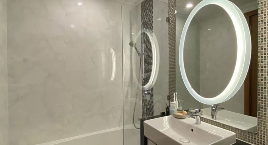For rent 2 bedrooms condo in Watthana, Bangkok