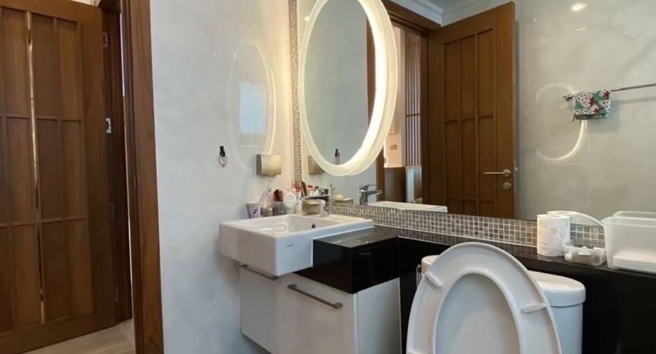 For rent 2 bedrooms condo in Watthana, Bangkok