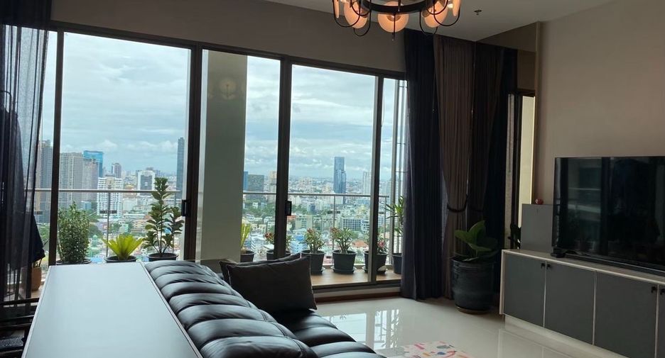For rent 2 bedrooms condo in Watthana, Bangkok