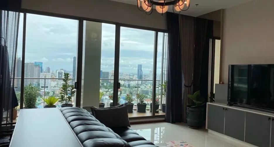 For rent 2 bedrooms condo in Watthana, Bangkok