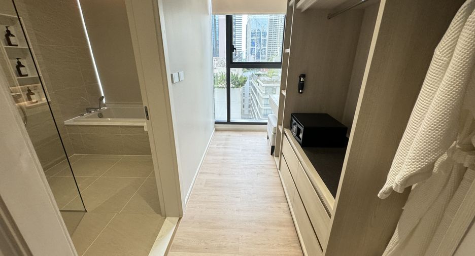 For rent 2 bedrooms apartment in Khlong Toei, Bangkok