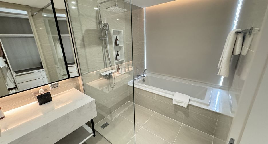 For rent 2 bedrooms apartment in Khlong Toei, Bangkok