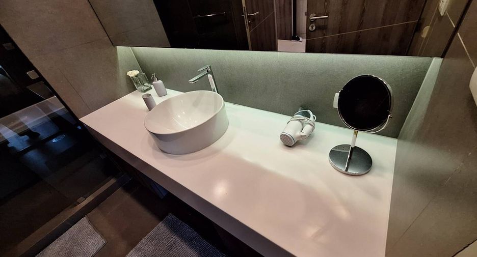 For rent 1 bed condo in Khlong Toei, Bangkok