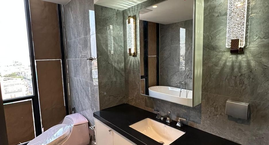 For rent 3 bedrooms condo in Bang Kho Laem, Bangkok