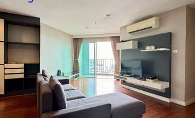Wohnung zur Miete mit 3 Zimmer in Huai Khwang, Bangkok