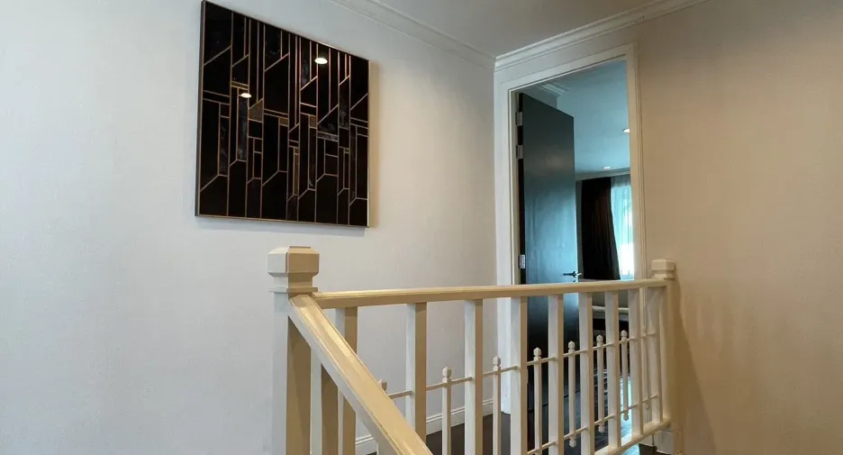 For rent 3 bedrooms condo in Huai Khwang, Bangkok