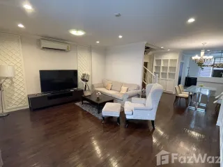 Wohnung zur Miete mit 3 Zimmer in Huai Khwang, Bangkok