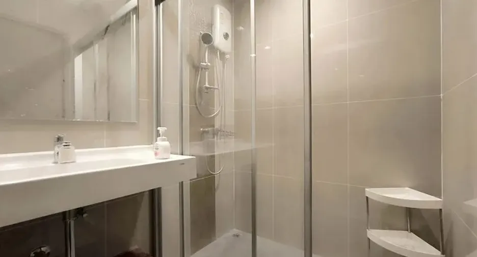 Wohnung zur Miete mit 1 Zimmer in Huai Khwang, Bangkok