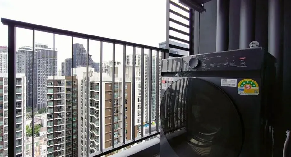 Wohnung zur Miete mit 1 Zimmer in Huai Khwang, Bangkok
