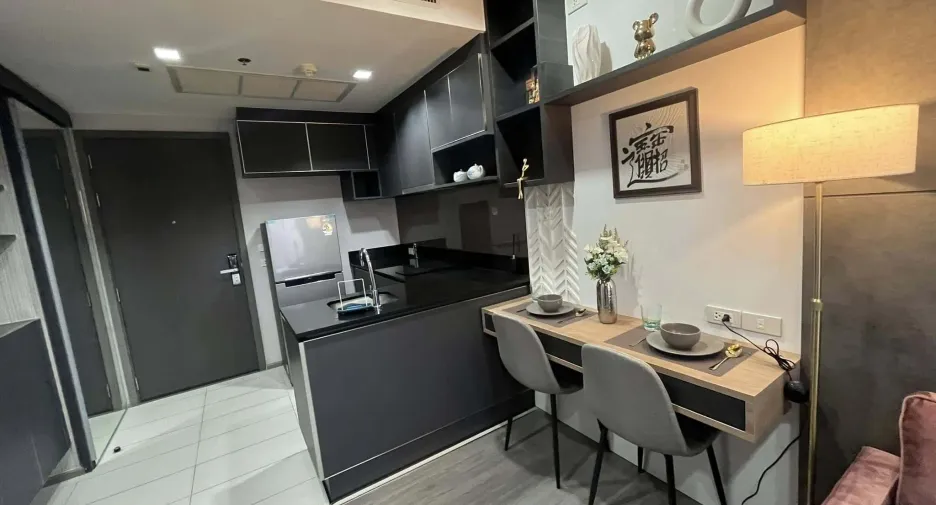 Condo en alquiler de 1 habitaciones en Khlong San, Bangkok