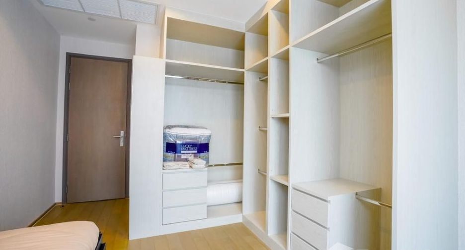 For rent 2 bedrooms condo in Bang Rak, Bangkok