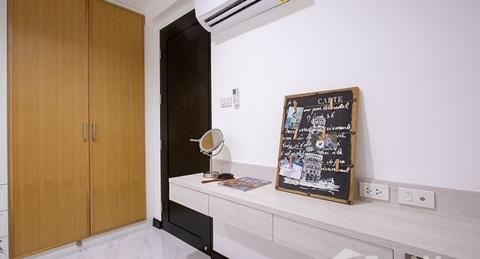 For rent 2 bedrooms condo in Bang Na, Bangkok