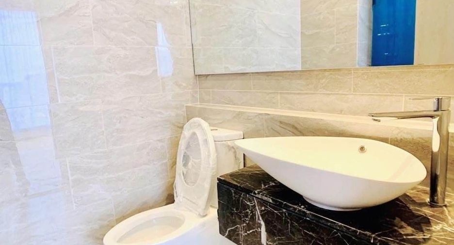 For rent 2 bedrooms condo in Huai Khwang, Bangkok