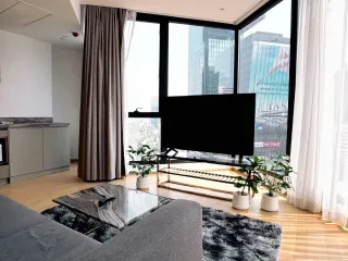 For rent 2 bedrooms condo in Huai Khwang, Bangkok