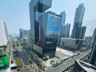 For rent 2 bedrooms condo in Huai Khwang, Bangkok