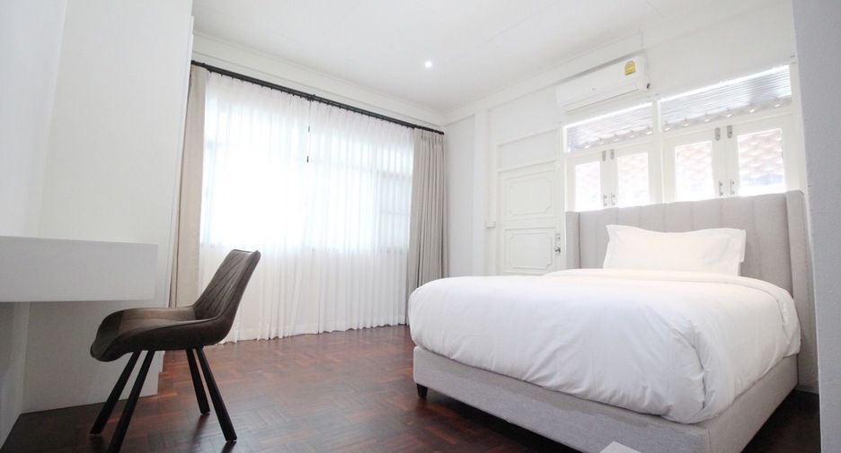Casa en alquiler de 6 habitaciones en Chatuchak, Bangkok