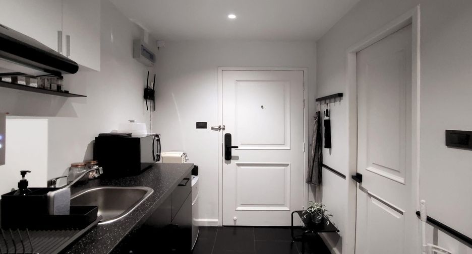 For rent 1 bed condo in Huai Khwang, Bangkok