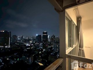 À louer studio condo à Khlong Toei, Bangkok