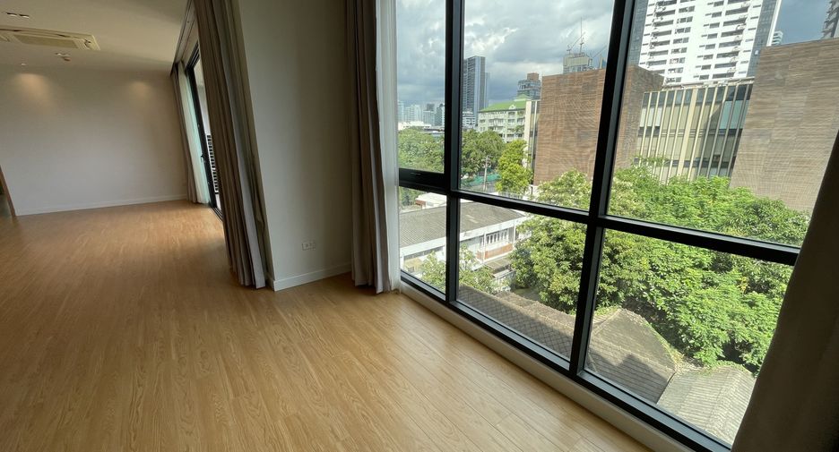For rent 3 bedrooms condo in Watthana, Bangkok