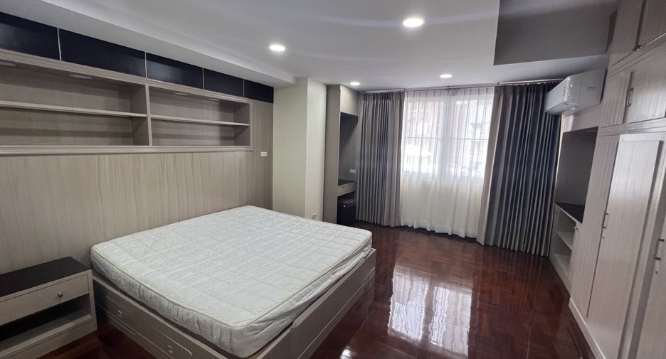 À louer 3 chambres condo à Khlong Toei, Bangkok