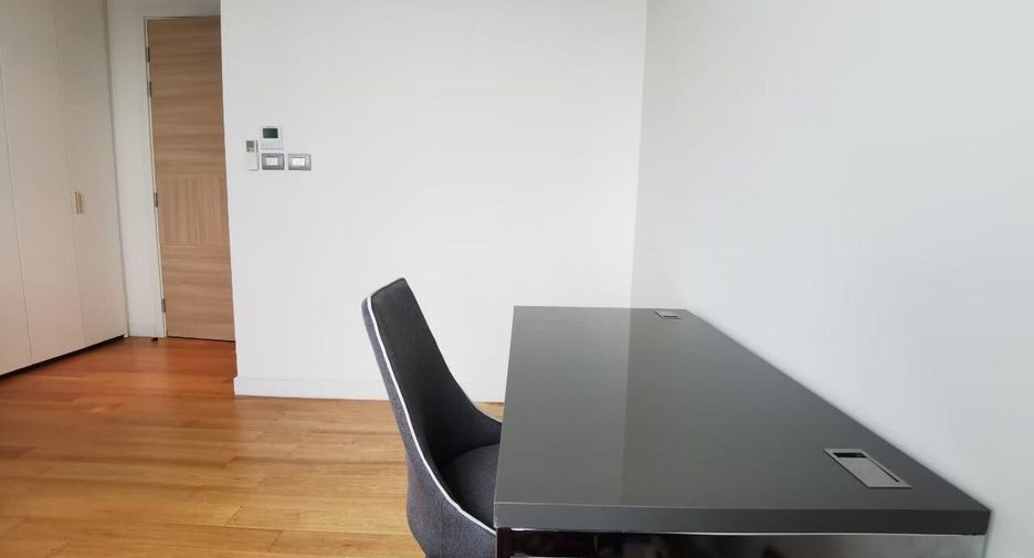 Condo en alquiler de 2 habitaciones en Pathum Wan, Bangkok