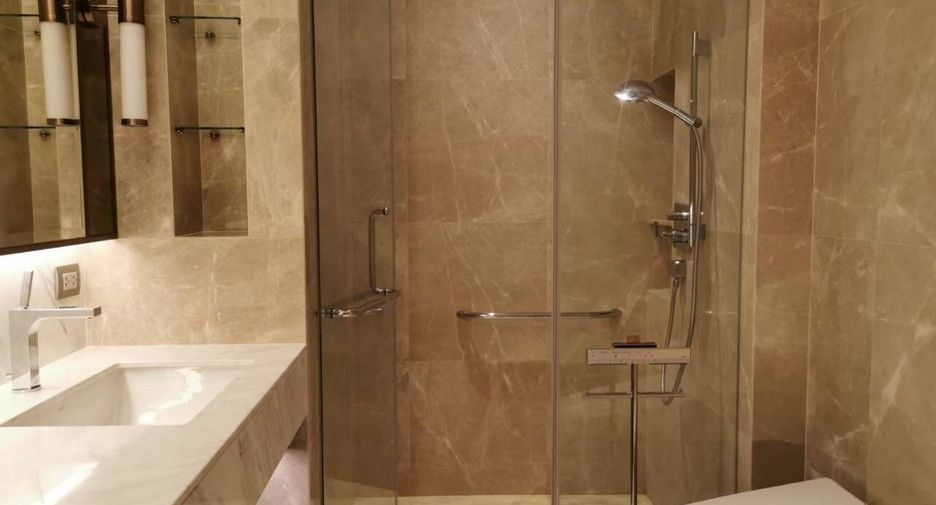 Condo en alquiler de 2 habitaciones en Pathum Wan, Bangkok