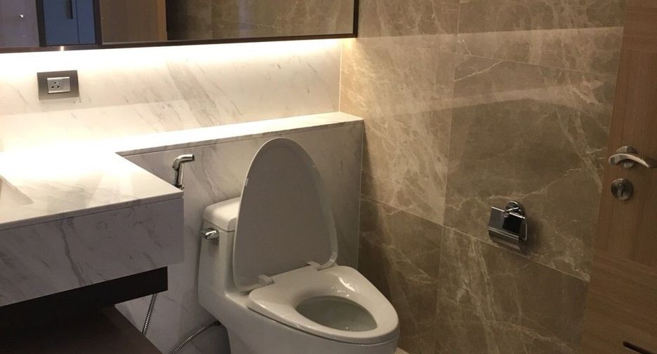 Condo en alquiler de 2 habitaciones en Pathum Wan, Bangkok