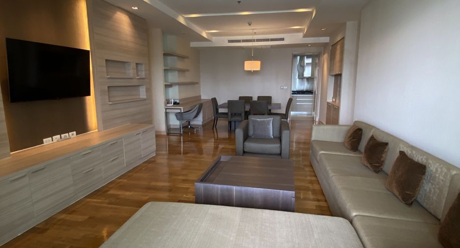 Apartamento en alquiler de 3 habitaciones en Watthana, Bangkok