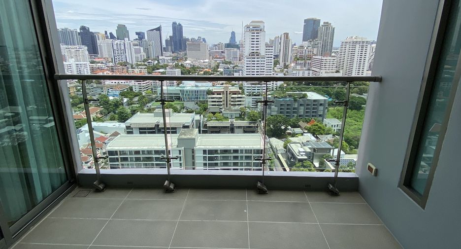 Apartamento en alquiler de 3 habitaciones en Watthana, Bangkok