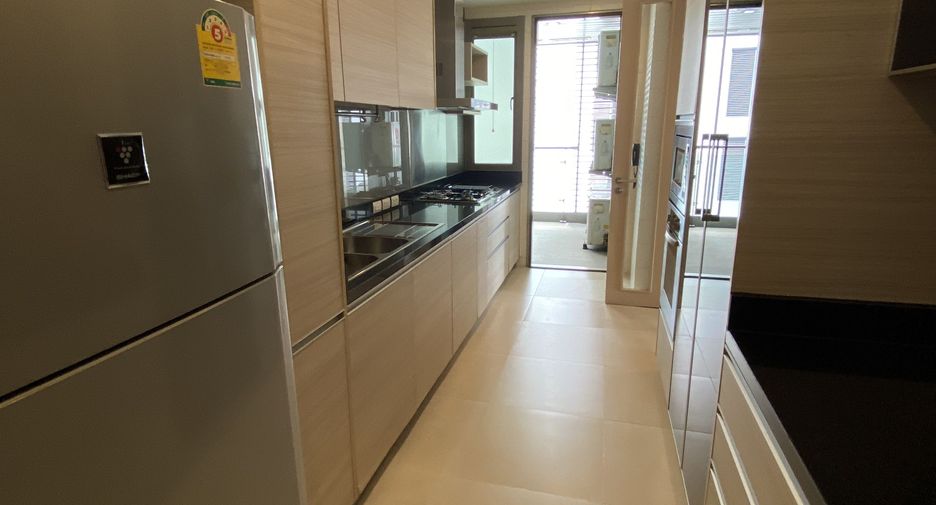 Apartamento en alquiler de 3 habitaciones en Watthana, Bangkok