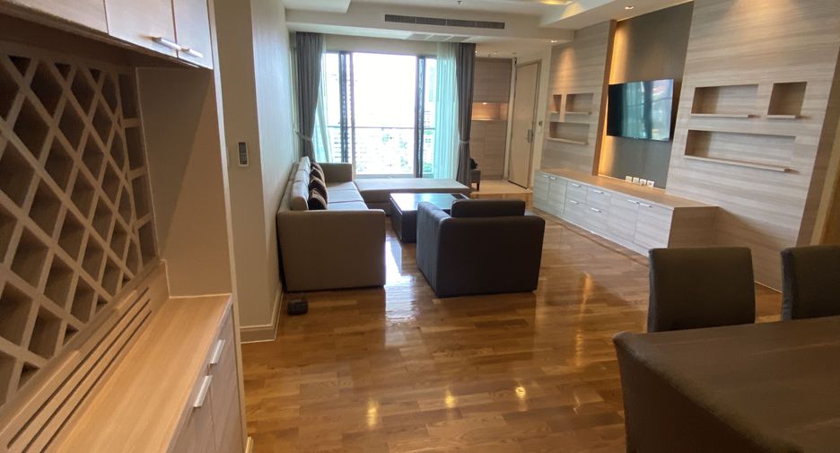 Apartamento en alquiler de 3 habitaciones en Watthana, Bangkok