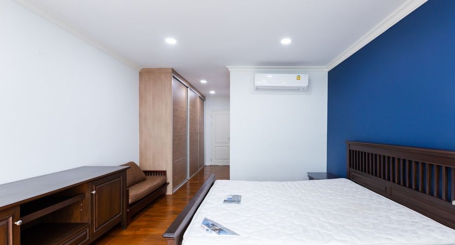 Condo en alquiler de 3 habitaciones en Khlong Toei, Bangkok