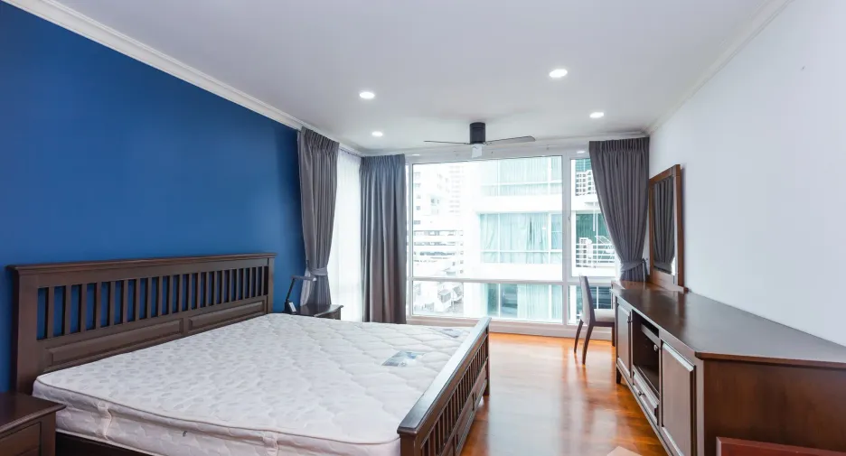 ให้เช่า 3 ห้องนอน คอนโด ใน คลองเตย, กรุงเทพฯ