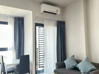 Wohnung zur Miete mit Studio in Huai Khwang, Bangkok