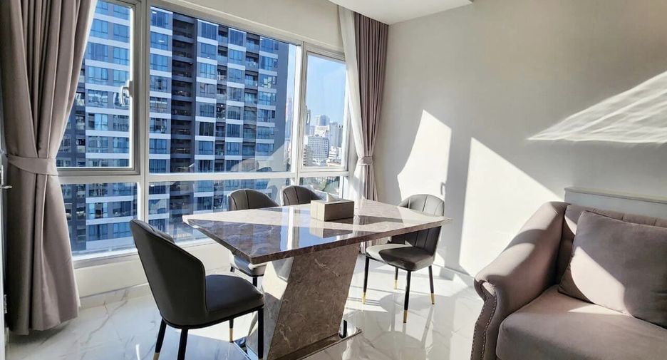 For rent 2 bedrooms condo in Khlong Toei, Bangkok