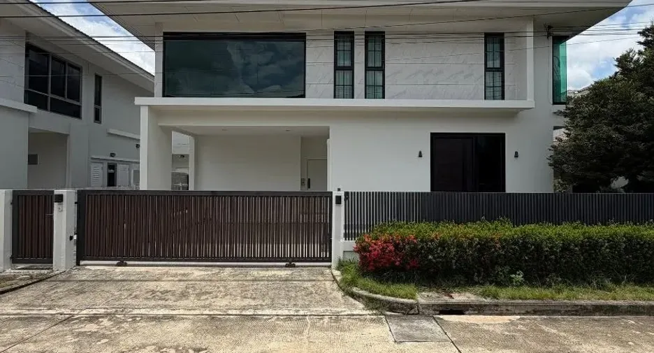 出租 3 卧室 独立屋 在 Lat Krabang, 曼谷
