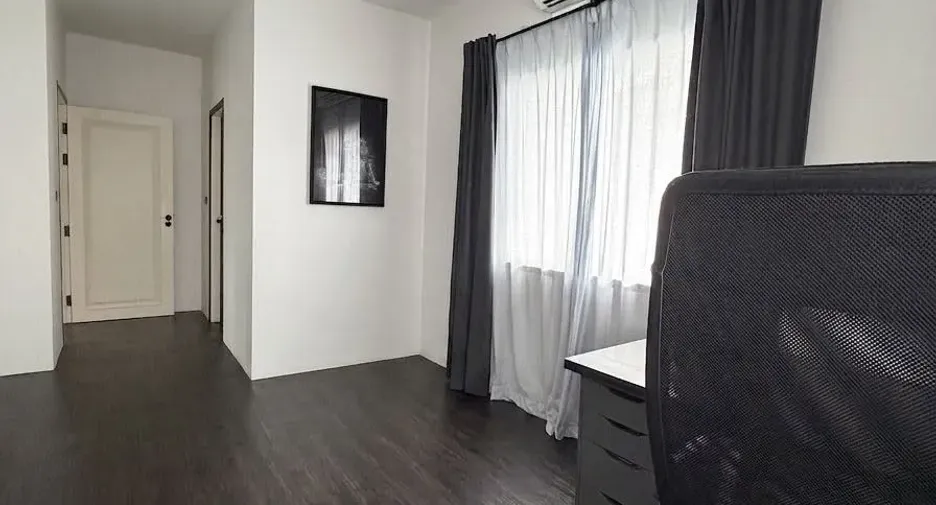 出租 3 卧室 独立屋 在 Lat Krabang, 曼谷