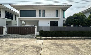 Casa en alquiler de 3 habitaciones en Lat Krabang, Bangkok