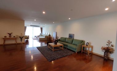 Apartment zur Miete mit 3 Zimmer in Khlong Toei, Bangkok