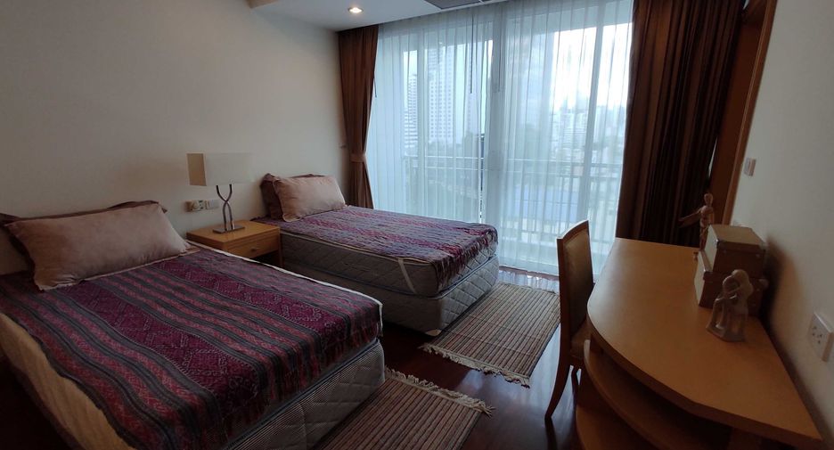 For rent 3 ベッドルーム apartment in Khlong Toei, Bangkok