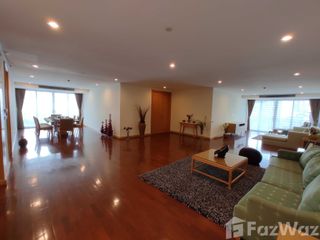For rent 3 bedrooms apartment in Khlong Toei, Bangkok